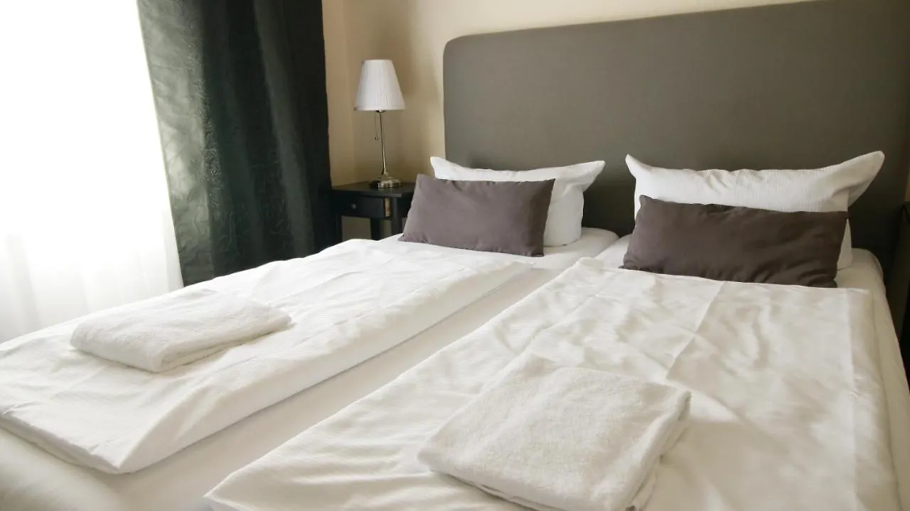 **  Hotel Bee Fang Hamburg Germany